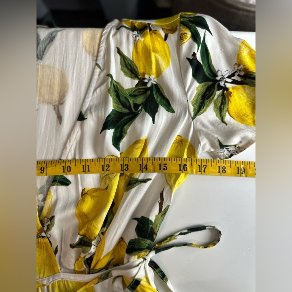 NWT Lulus A La Tart White and Yellow Lemon Print Wrap Dress Sz S - Picture 11 of 12